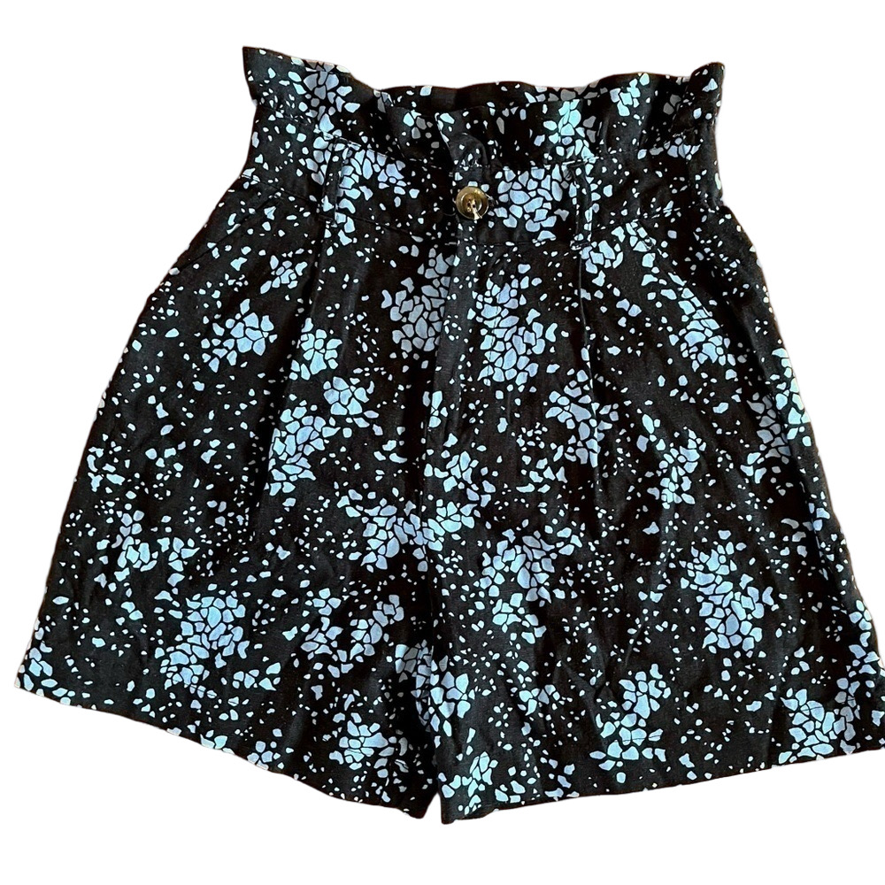 🇺🇸 Who What Wear Stargate Floral paper at shorts